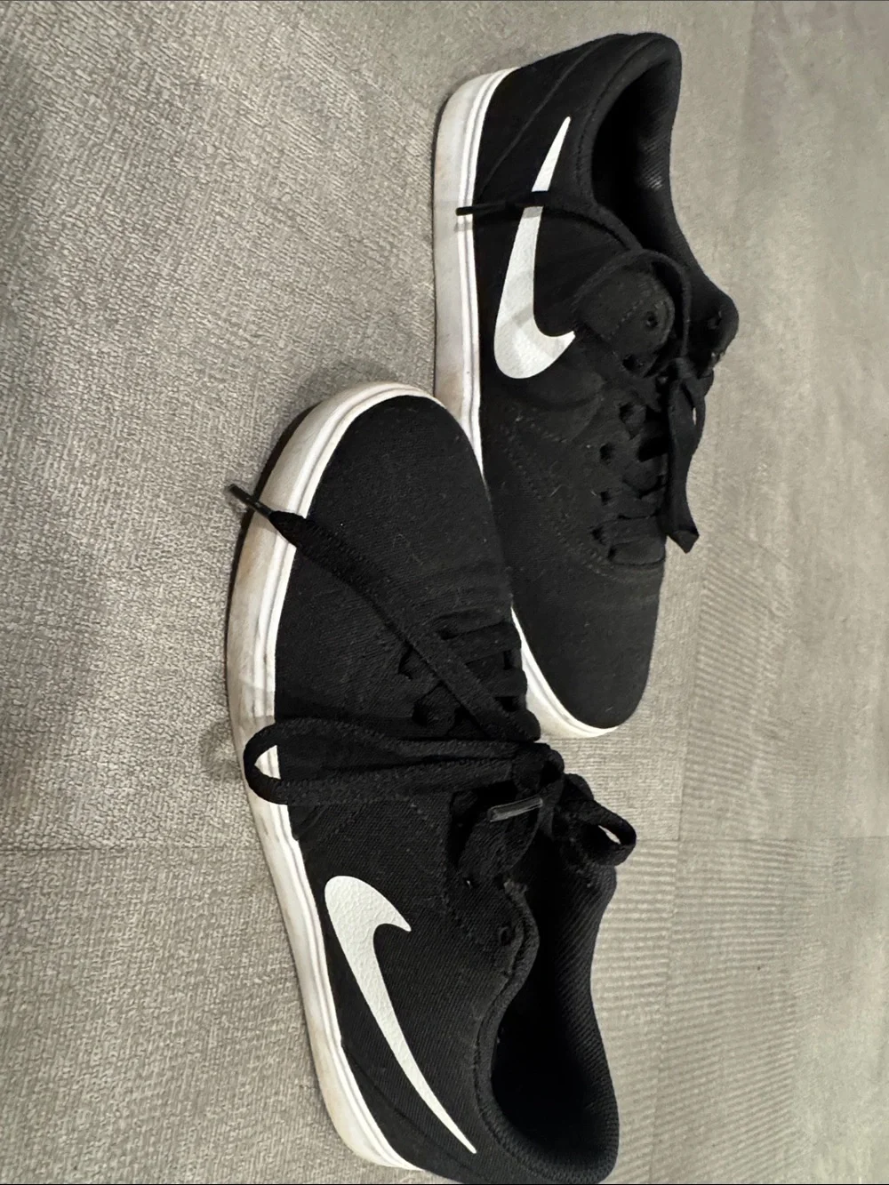 Nike SB Black Canvas Skate Shoes with White Soles Size 7Y